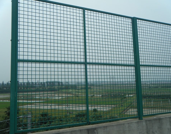 橋梁防拋網(wǎng)與護(hù)欄網(wǎng) 價格解析與功能介紹