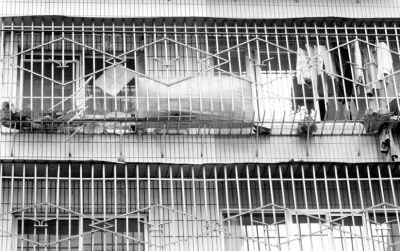 安全與自由的權(quán)衡 防護(hù)欄為何成為逃生障礙？